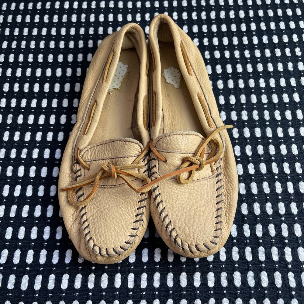 Minnetonka leather moccasin flats loafers tan